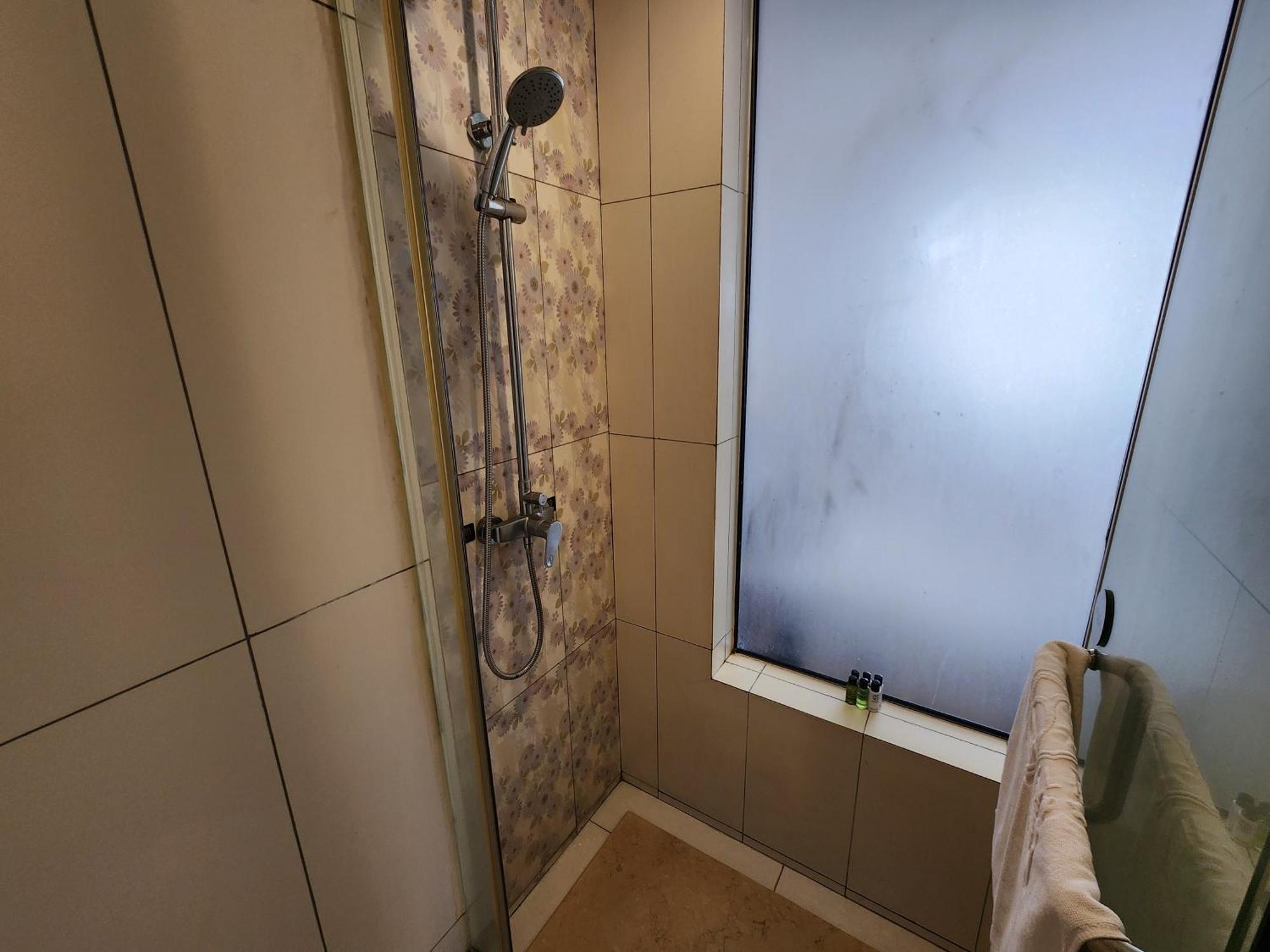 Dmall Hotel Kigali Bagian luar foto