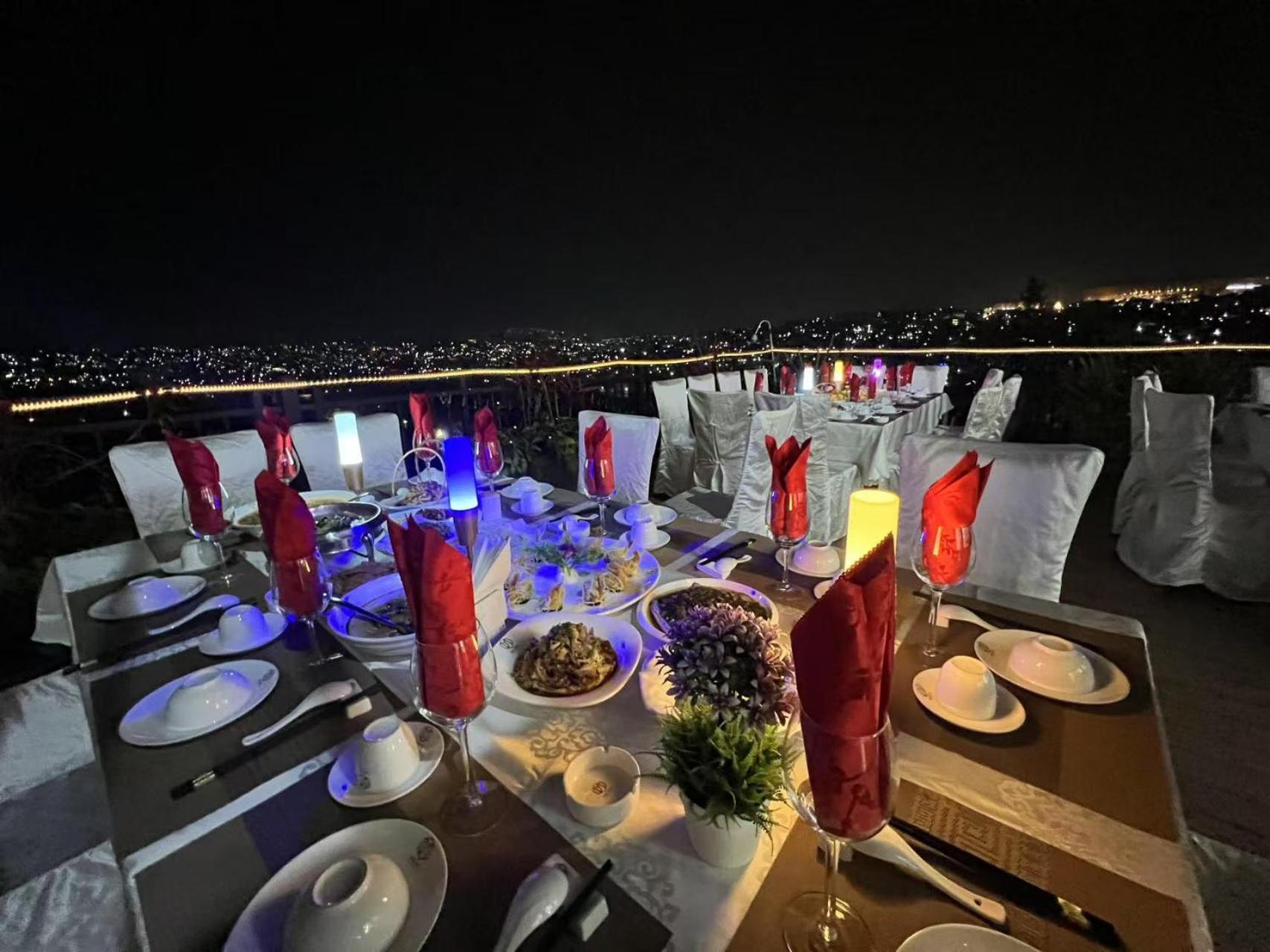 Dmall Hotel Kigali Bagian luar foto