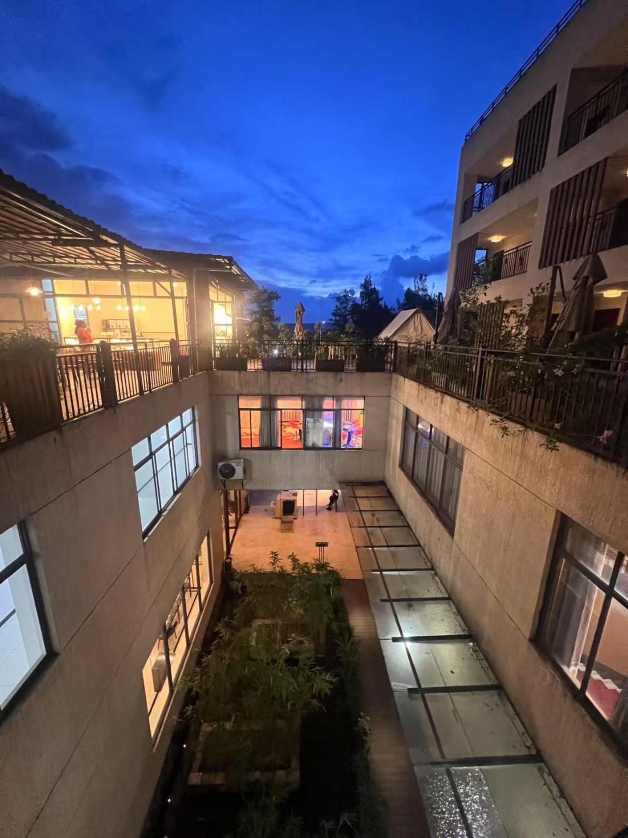 Dmall Hotel Kigali Bagian luar foto