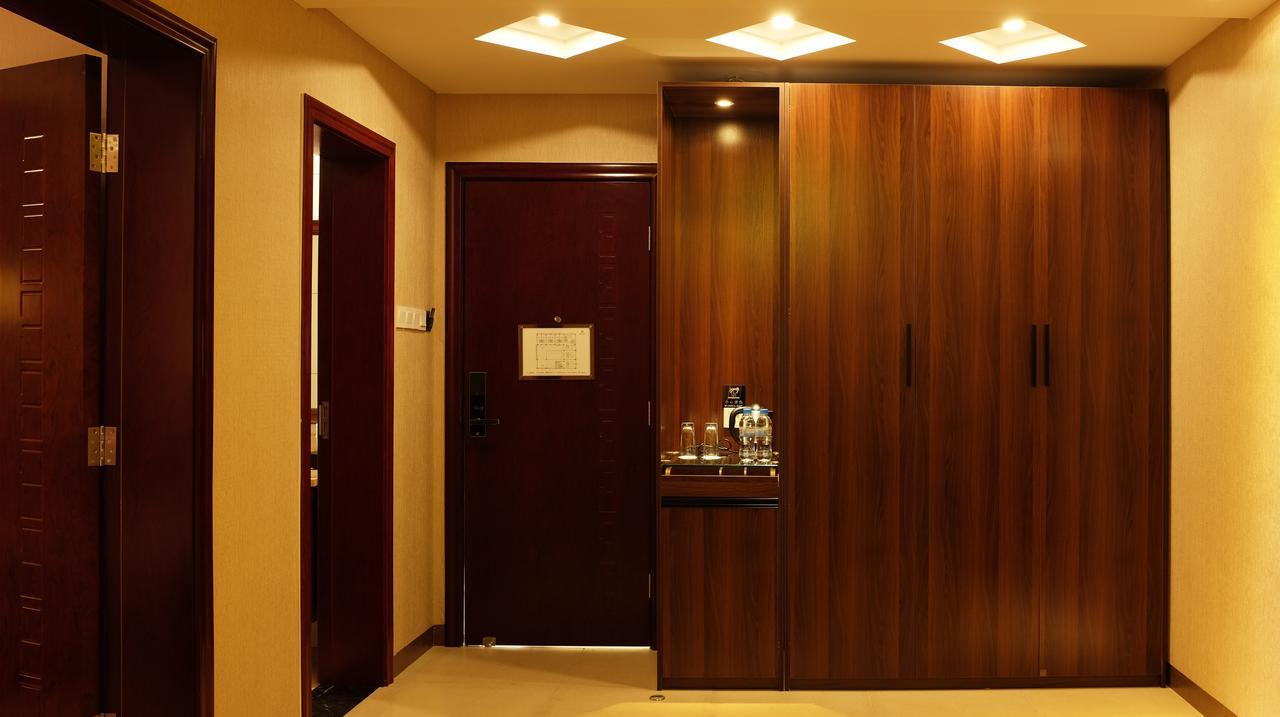 Dmall Hotel Kigali Bagian luar foto